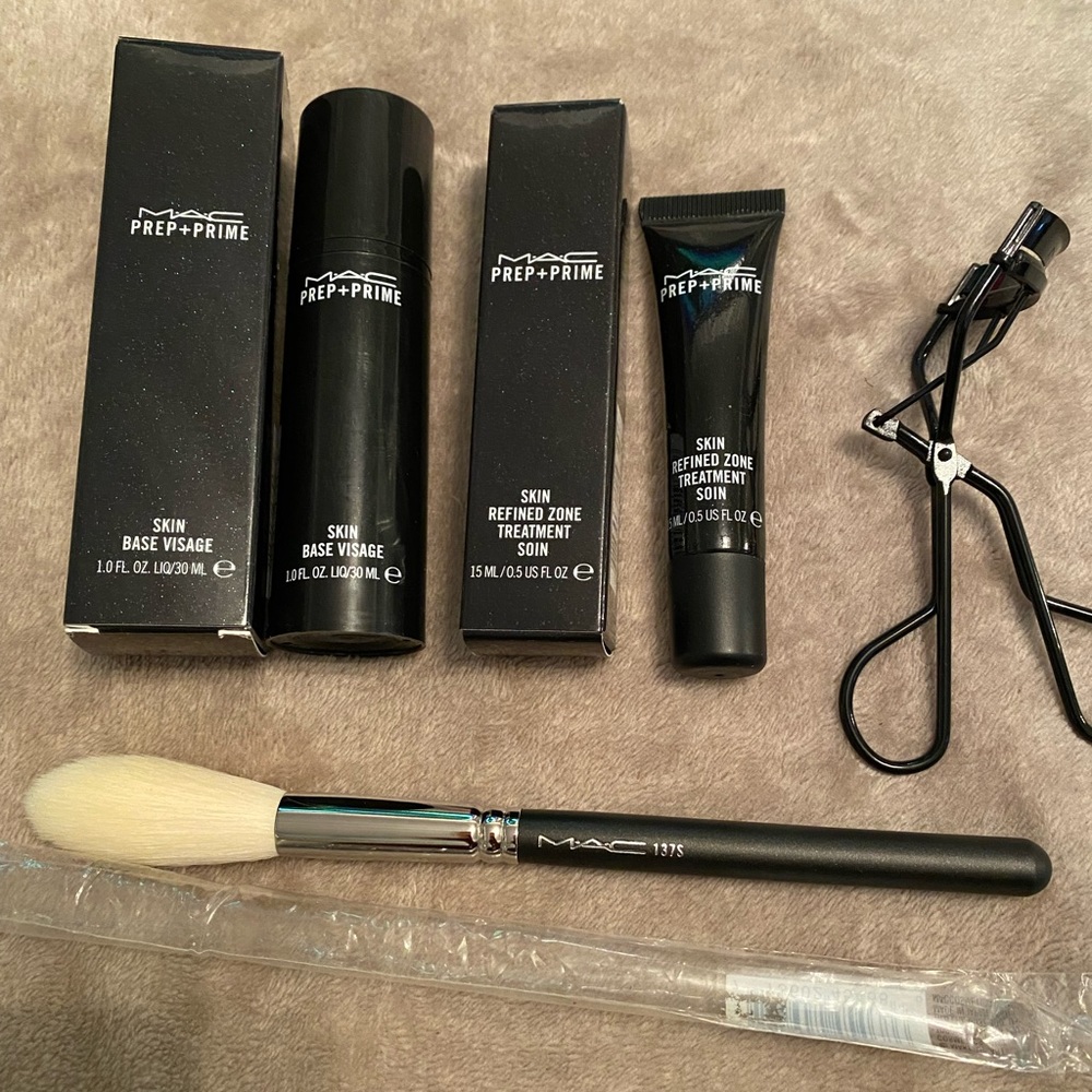 Mac 137s brush and products